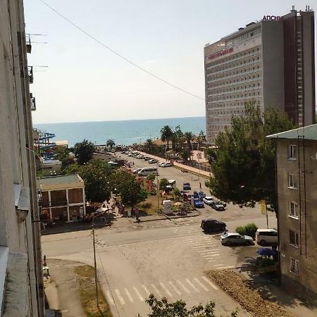 Улица Абазгаа Апартаменты Gagra Bagian luar foto