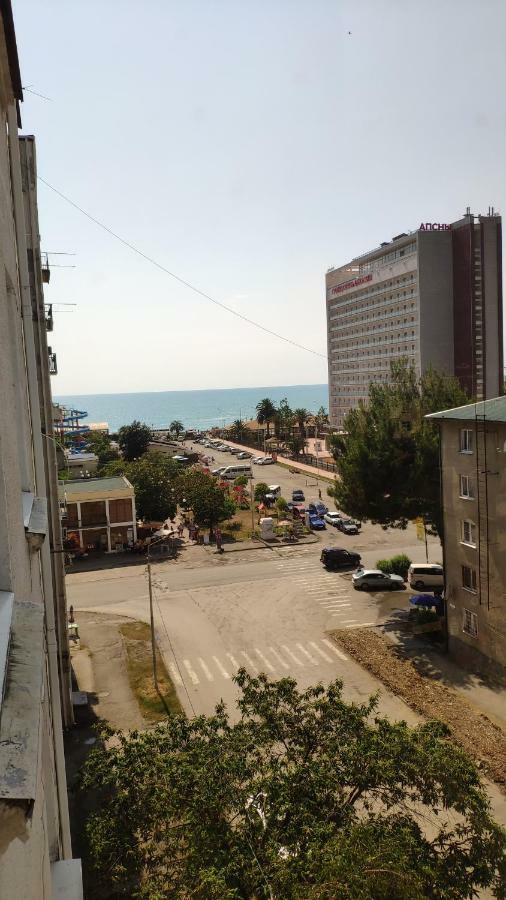 Улица Абазгаа Апартаменты Gagra Bagian luar foto