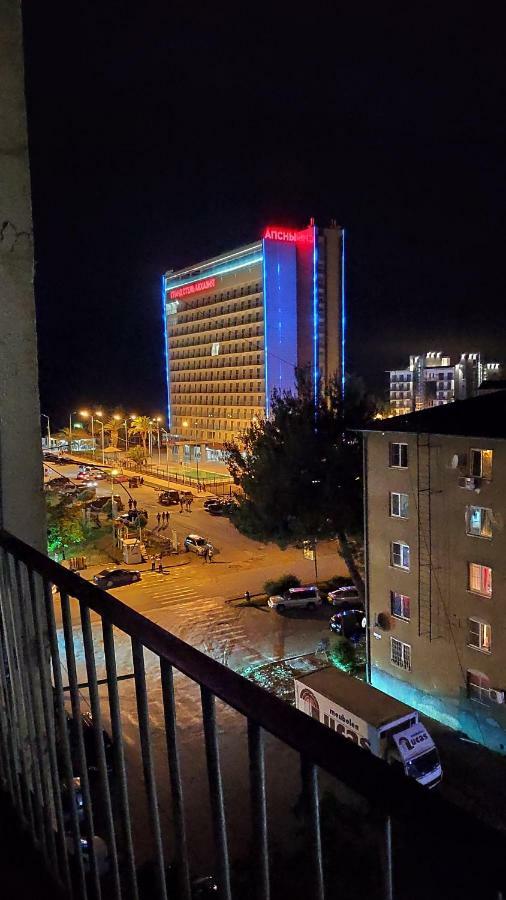Улица Абазгаа Апартаменты Gagra Bagian luar foto